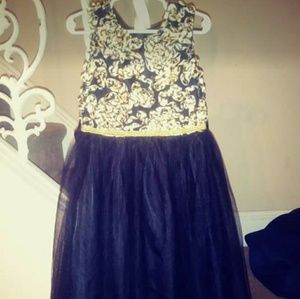 Fancy sleeveless Christmas dress